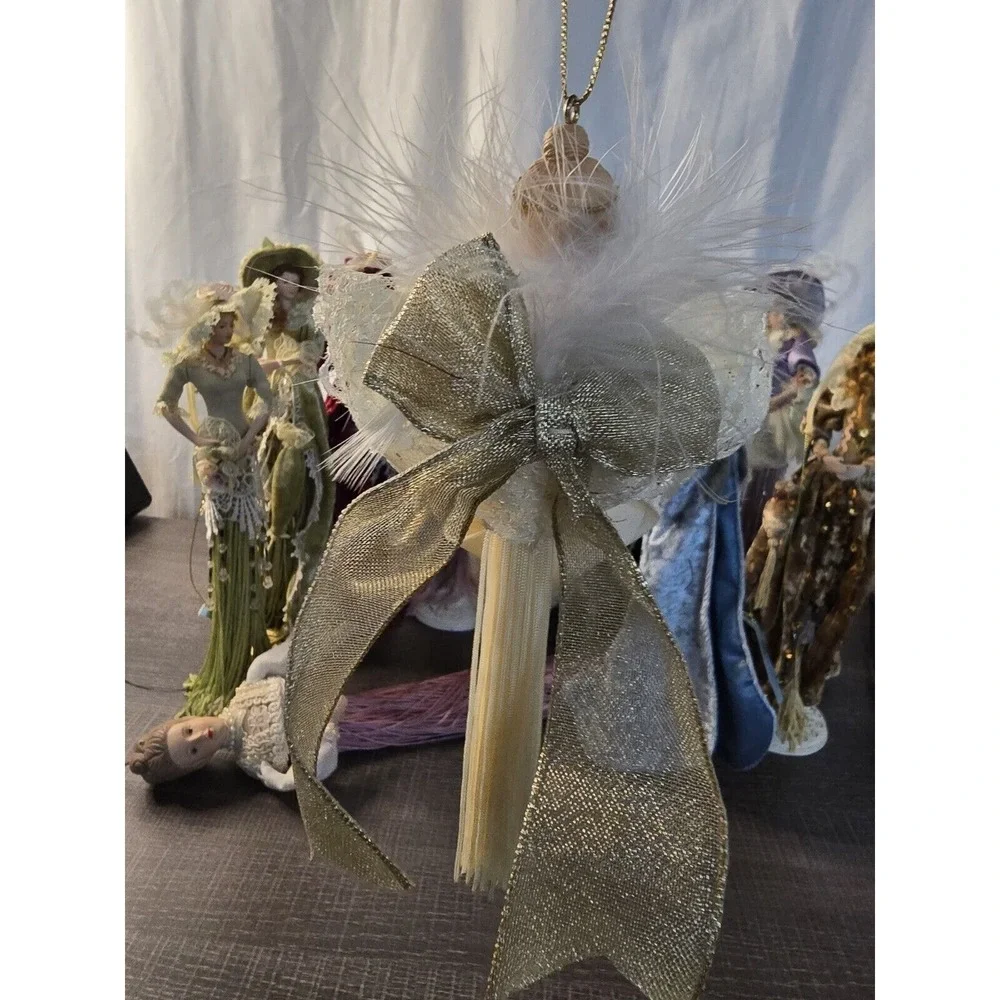 1998‎ Avon Victorian Ladies with Tassel Christmas Ornament EUC